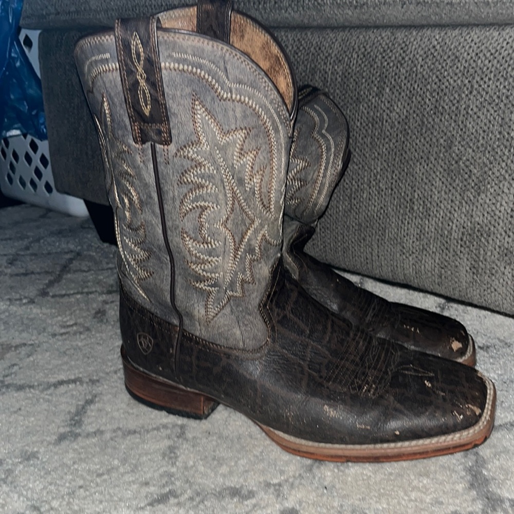 Men’s ariat cowboy boots